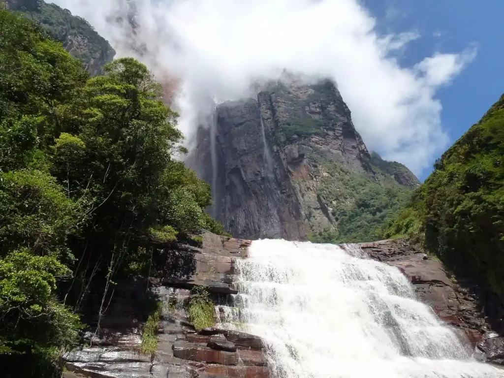 Jannat waterfall in Ayubia National Park near Moto Tunnel