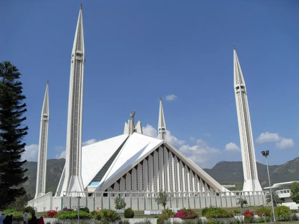 Shah Faisal Masjid Islamabad is Pakistan’s largest mosque with modern architecture